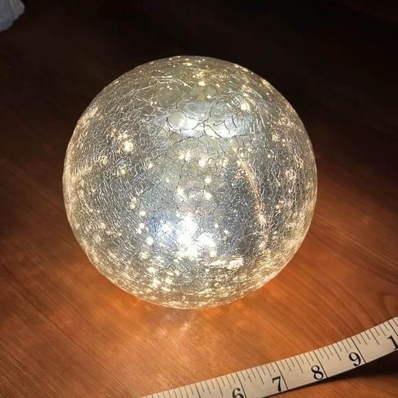 LED Illuminated Golden Orb - Picture 6 of 7